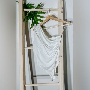 NEW WITH TAGS ZARA RUCHED BODY SUIT WHITE SIZE MEDIUM